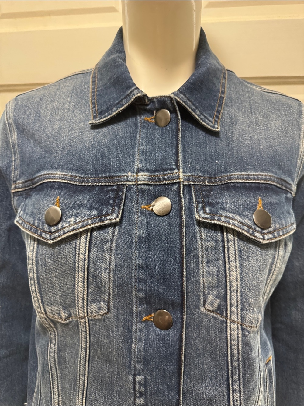 Frame Denim Women's Medium Blue Cropped Jean Jacket Size XSMALL - Picture 3 of 12